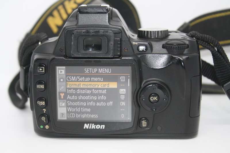Nikon D60 DSLR  with 18-105mm f/3.5-5.6G ED VR Auto Focus-S Nikkor  Zoom Lens VERY GOOD CONDITION