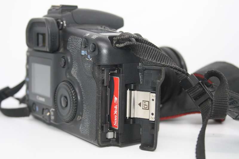 Canon EOS 20D DSLR Camera with EF-S 20-80mm f/1.4-5.6  Lens GOOD CONDITION