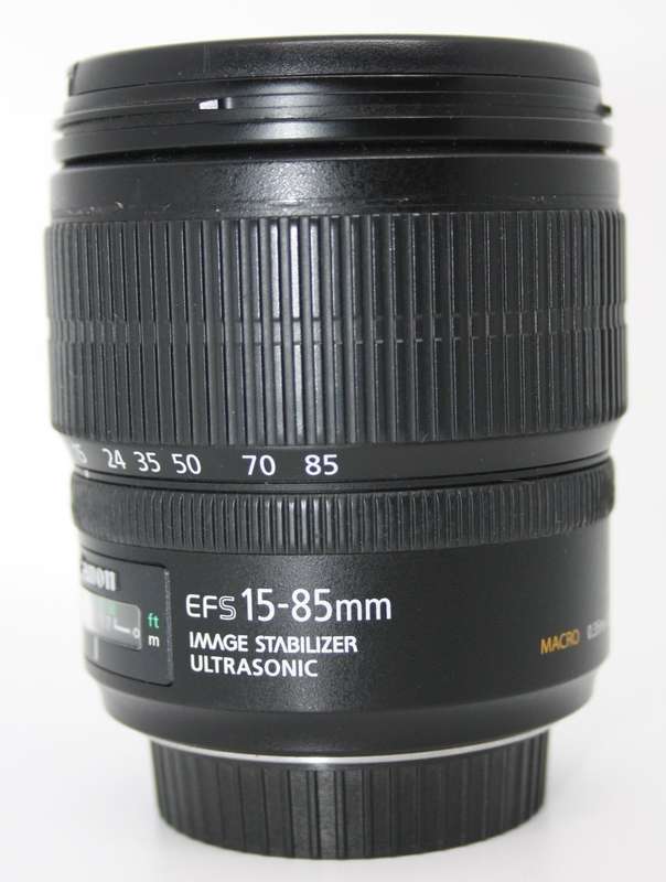 Canon EF-S 15-85mm f/3.5-5.6 IS USM Lens IN EXCELLENT CONDITON