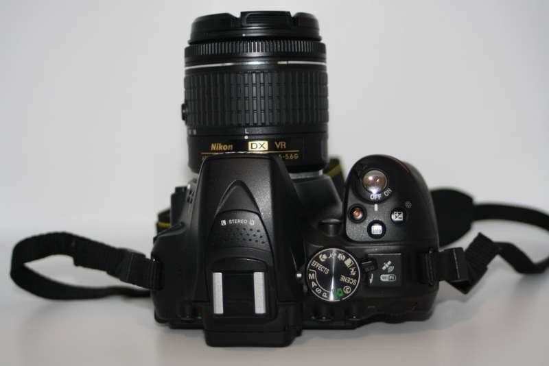 Nikon D5300 24MP DSLR with Nikon 18-55mm f/3.5-5.6G VR Lens , 4000 PICTURES S ON THE CLOCK ONLY
