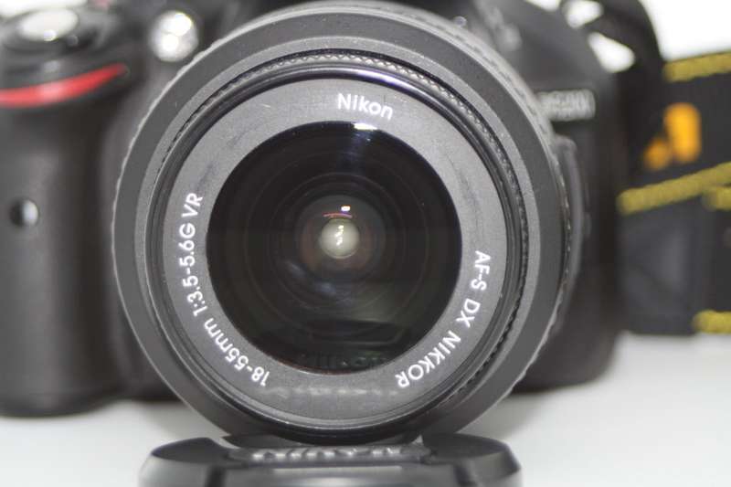 Nikon D5200 24.1 MP CMOS Digital SLR with 18-55mm f/3.5-5.6 AF-S DX VR NIKKOR Zoom Lens,