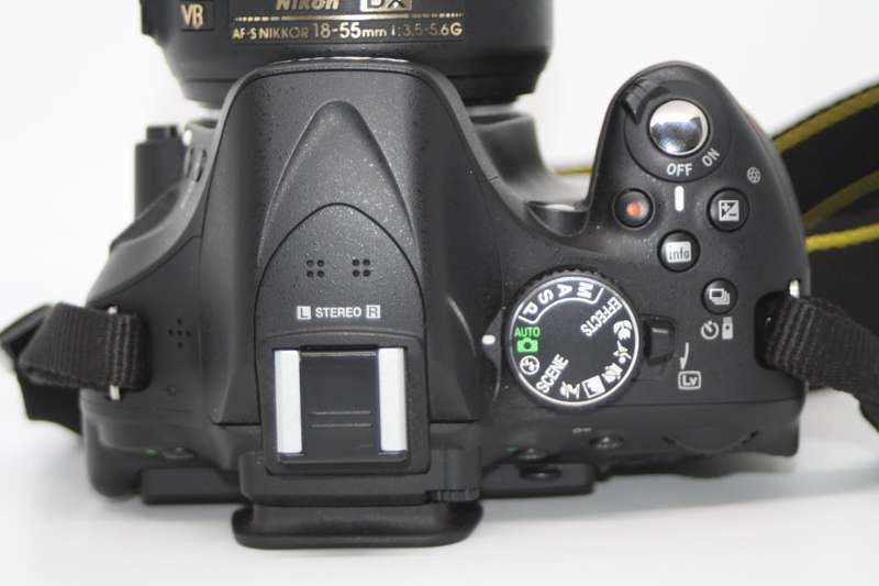 Nikon D5200 24.1 MP CMOS Digital SLR with 18-55mm f/3.5-5.6 AF-S DX VR NIKKOR Zoom Lens,