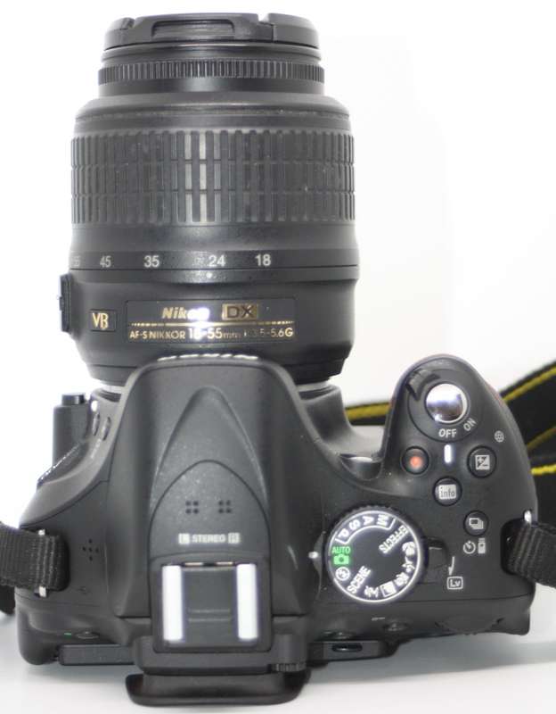 Nikon D5200 24.1 MP CMOS Digital SLR with 18-55mm f/3.5-5.6 AF-S DX VR NIKKOR Zoom Lens,