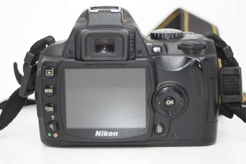 Nikon D40x 10.2MP Digital SLR Camera with 55-200mm f/3.5-5.6G ED AF-S DX Zoom-Nikkor Lens
