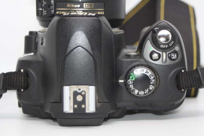 Nikon D40x 10.2MP Digital SLR Camera with 55-200mm f/3.5-5.6G ED AF-S DX Zoom-Nikkor Lens