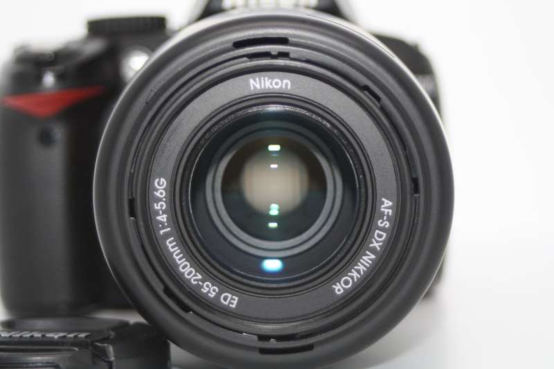 Nikon D3000 10.2MP Digital SLR Camera with 55-200mm f/1:4-5.6G AF-S DX  Nikkor Zoom Lens