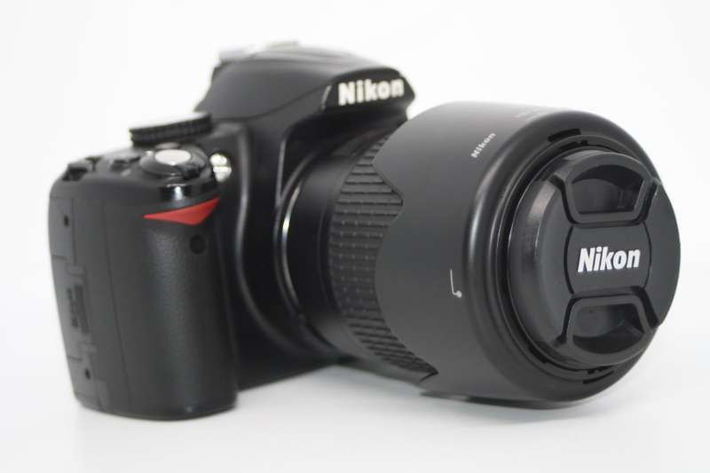 Nikon D3000 10.2MP Digital SLR Camera with 55-200mm f/1:4-5.6G AF-S DX  Nikkor Zoom Lens