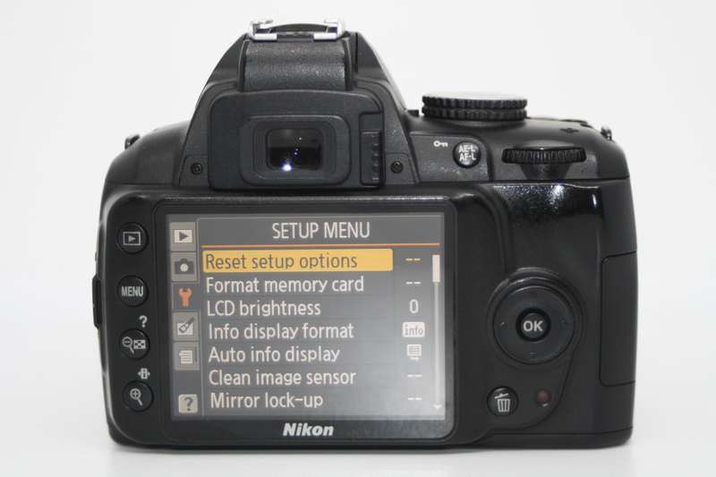 Nikon D3000 10.2MP Digital SLR Camera with 55-200mm f/1:4-5.6G AF-S DX  Nikkor Zoom Lens