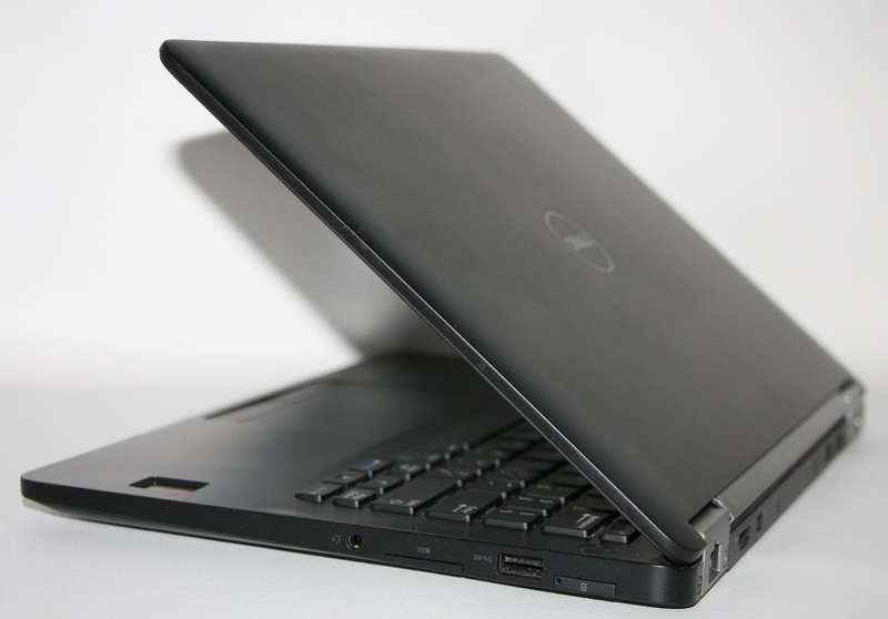 DELL LATITUDE E7270 , CORE I7-6600U , 8GB RAM,256GB SSD ,INTEL HD GRPHICS 520 ,FULL HD