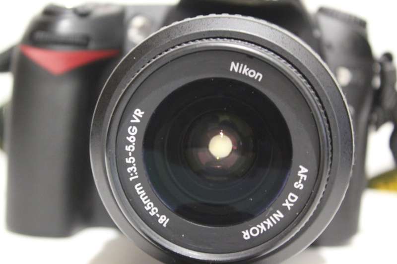 Nikon D90 12MP DSLR Camera ,HD MOVIES ,WITH NIKON 18-55MM VR LENS, CHARGER, SHUTTER : 15325