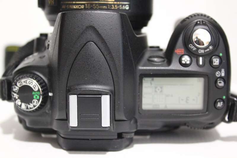 Nikon D90 12MP DSLR Camera ,HD MOVIES ,WITH NIKON 18-55MM VR LENS, CHARGER, SHUTTER : 15325
