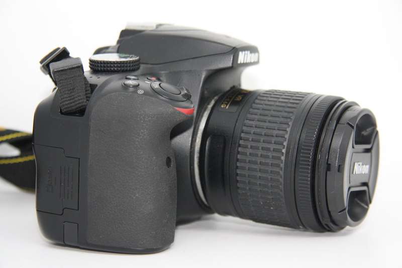 Nikon D3400 24MP DSLR ,FULL HD MOVIES with AF-P 18-55mm  Lens , GOOD CONDITION. LOW SHUTTER COUNT