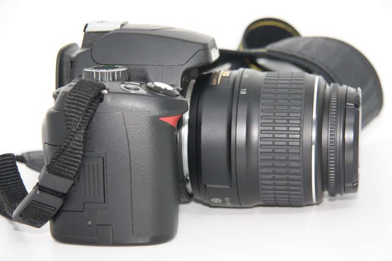 Nikon D60 DSLR Camera with 18-55mm f/3.5-5.6G Auto Focus-S Nikkor  Zoom Lens VERY GOOD CONDITION