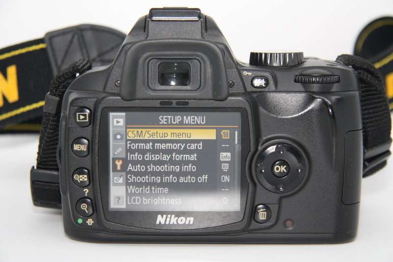 Nikon D60 DSLR Camera with 18-55mm f/3.5-5.6G Auto Focus-S Nikkor  Zoom Lens VERY GOOD CONDITION