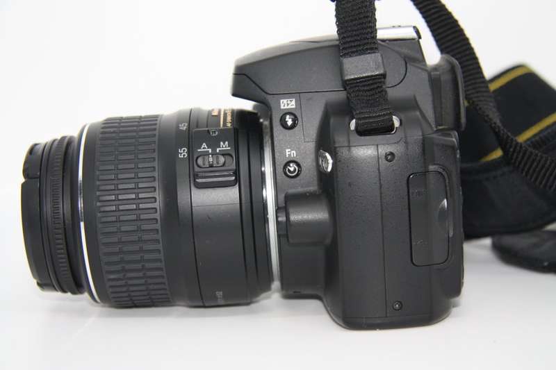 Nikon D60 DSLR Camera with 18-55mm f/3.5-5.6G Auto Focus-S Nikkor  Zoom Lens VERY GOOD CONDITION