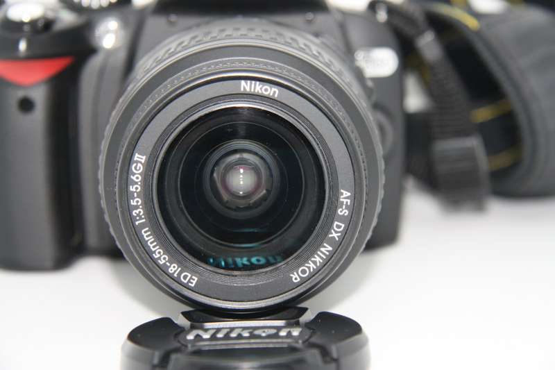 Nikon D60 DSLR Camera with 18-55mm f/3.5-5.6G Auto Focus-S Nikkor  Zoom Lens VERY GOOD CONDITION