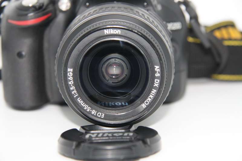 Nikon D5200 24.1 MP CMOS Digital SLR with 18-55mm f/3.5-5.6G II AF-S DX  Zoom Lens, LOWEPRO BAG