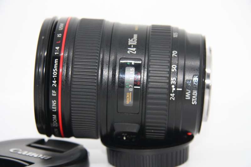 Canon EF 24-105mm f/4 L IS USM Lens for Canon EOS SLR Cameras  IN EXCELLENT CONDITON