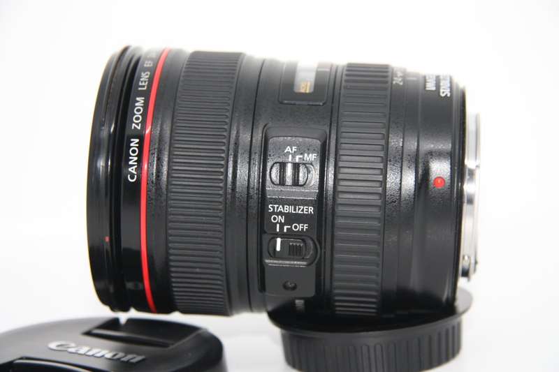 Canon EF 24-105mm f/4 L IS USM Lens for Canon EOS SLR Cameras  IN EXCELLENT CONDITON