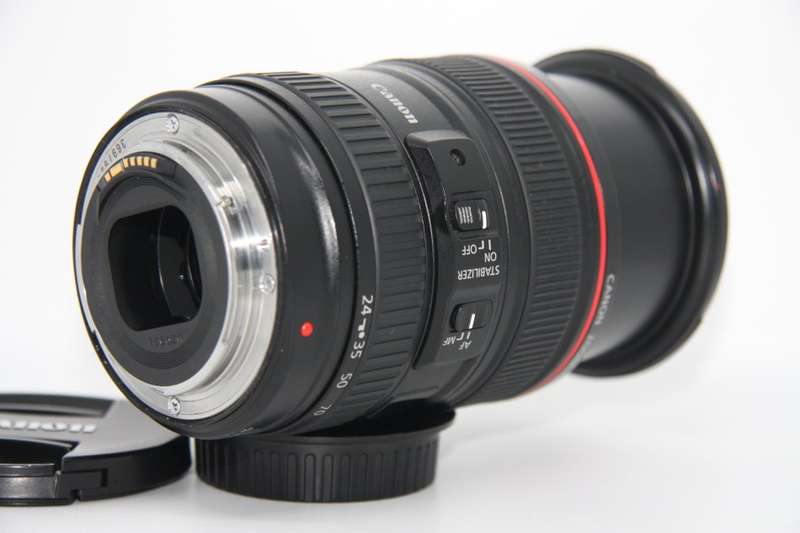 Canon EF 24-105mm f/4 L IS USM Lens for Canon EOS SLR Cameras  IN EXCELLENT CONDITON