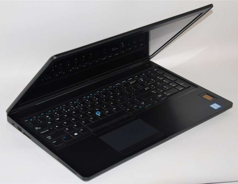 Dell Latitude 5580 Intel Quad Core i5-7440HQ , 2.80GHz 8GB RAM, 256GB SSD, Nvidia GeForce 940MX 2GB