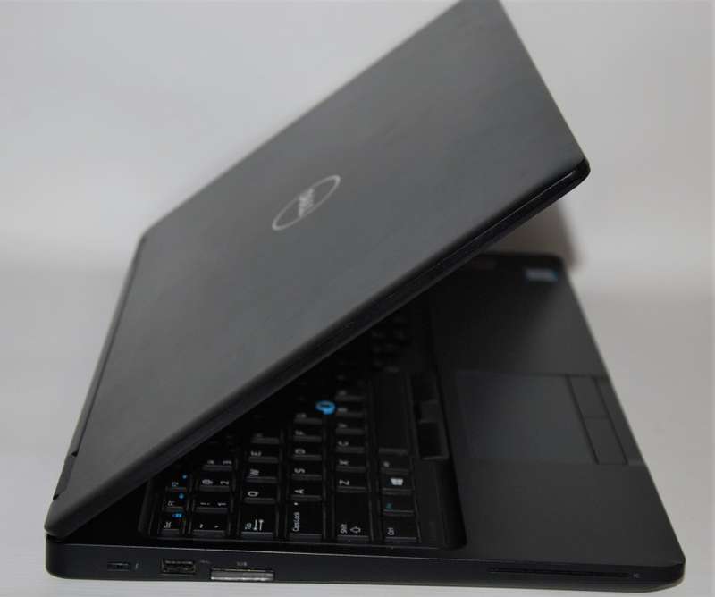 Dell Latitude 5580 Intel Quad Core i5-7440HQ , 2.80GHz 8GB RAM, 256GB SSD, Nvidia GeForce 940MX 2GB