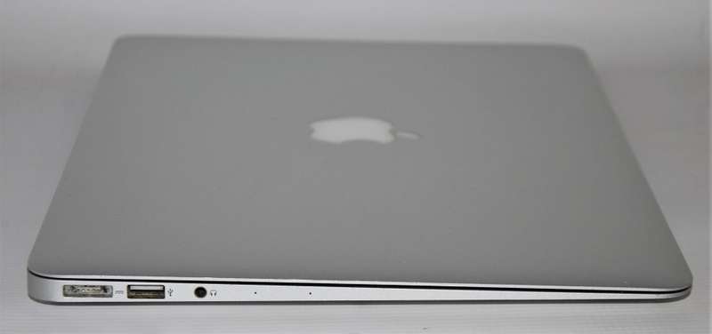MACBOOK AIR ,CORE I5-4260U,1.40GHz,4GB RAM ,128GB SSD, EXCELLENT CONDITION