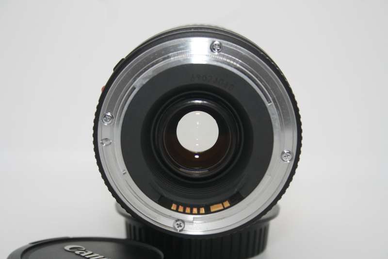 CANON EF 75-300mm f/4-5.6 III USM