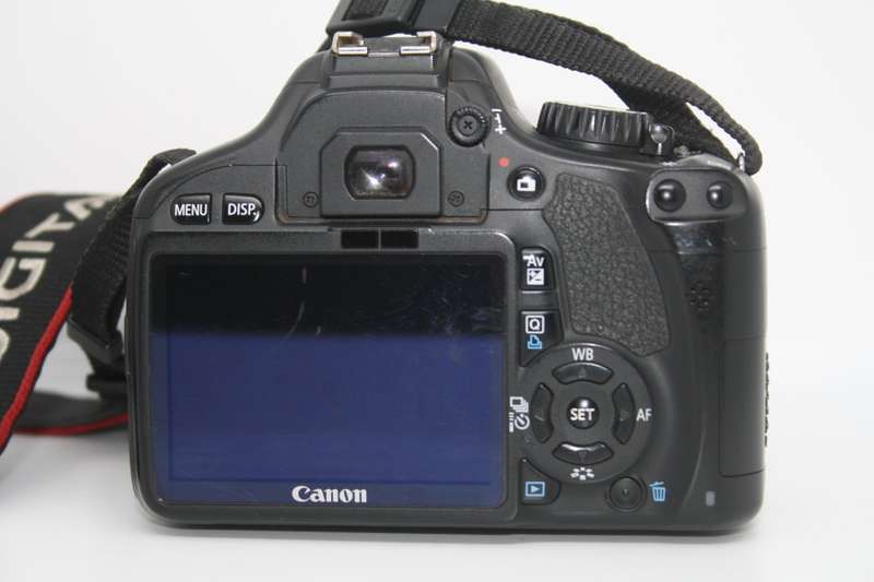 Canon EOS 550D 18 MP Digital SLR ,FULL HD MOVIES,  18-55mm II ZOOM Lens, BATTERY AND CHARGER