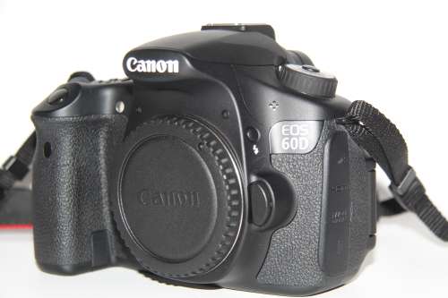Canon EOS 60D (BODY ONY) IN VERY GOOD CONDITION