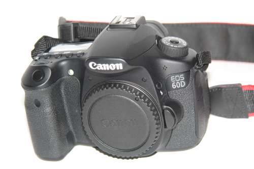 Canon EOS 60D (BODY ONY) IN VERY GOOD CONDITION