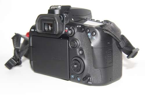 Canon 90D 32.5MP DSLR Body Only Black IN NEW CONDITION