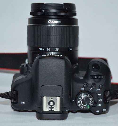 Canon EOS 750D 24MP DSLR Camera WITH 18-55MM III , CANON BAG AND CHARGER.