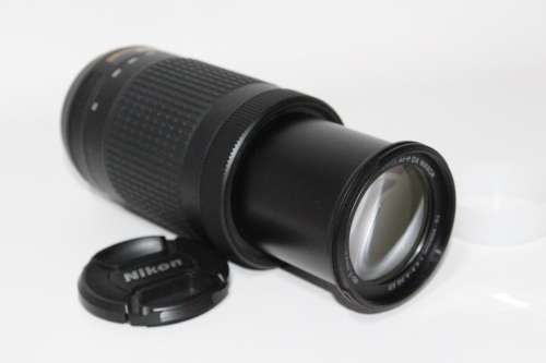 NIKON AF-P DX NIKKOR 70-300mm f/4.5-6.3G ED Lens IN VERY GOOD CONDITION