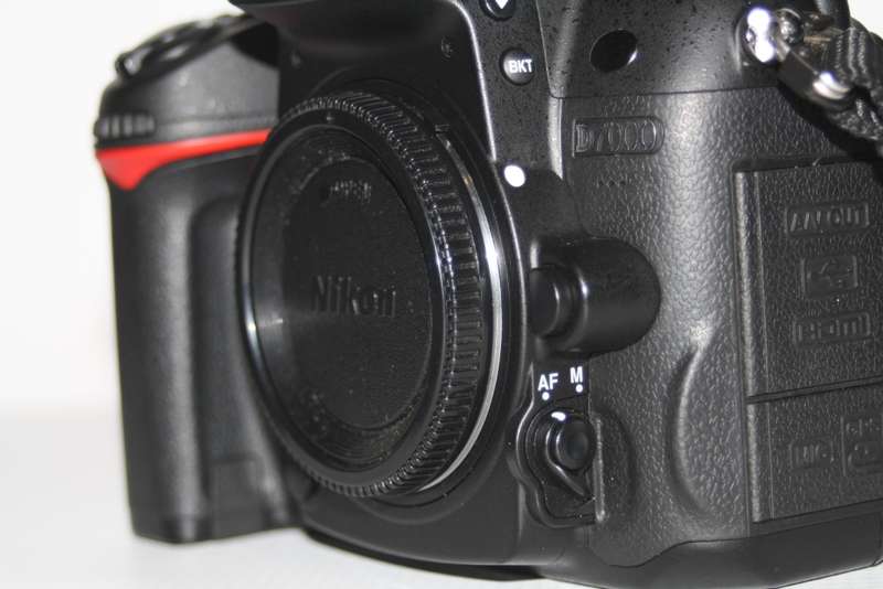 NIKON D7000, 16MP DSRL ( BODY ONLY IN EXCELLENT CONDITION )LOW SHUTTER COUNT OF 25000