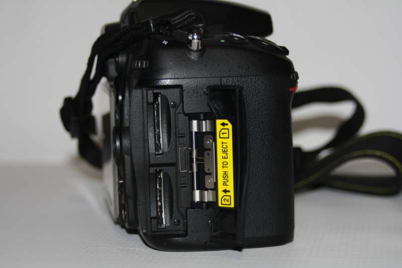 NIKON D7000, 16MP DSRL ( BODY ONLY IN EXCELLENT CONDITION )LOW SHUTTER COUNT OF 25000