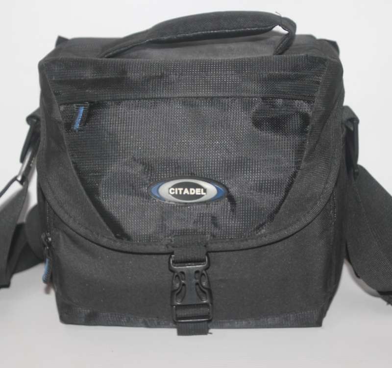 NIKON D7000, 16MP DSRL + 18-105MM VR LENS IN EXCELLENT CONDITION )LOW SHUTTER COUNT OF 11650