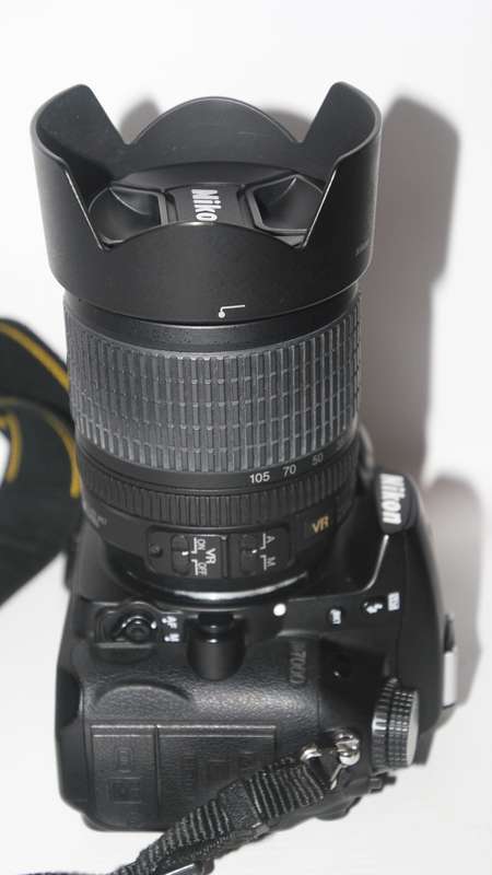 NIKON D7000, 16MP DSRL + 18-105MM VR LENS IN EXCELLENT CONDITION )LOW SHUTTER COUNT OF 11650