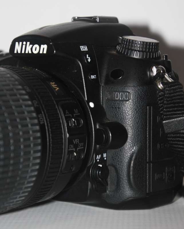 NIKON D7000, 16MP DSRL + 18-105MM VR LENS IN EXCELLENT CONDITION )LOW SHUTTER COUNT OF 11650