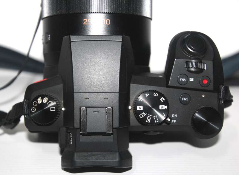 Leica V-Lux 5 20MP Superzoom Digital Camera with 9.1-146mm f/2.8-4 ASPH Lens (Black)