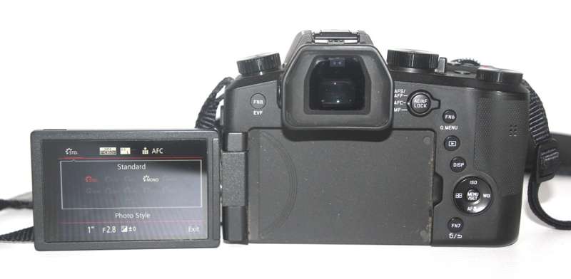 Leica V-Lux 5 20MP Superzoom Digital Camera with 9.1-146mm f/2.8-4 ASPH Lens (Black)