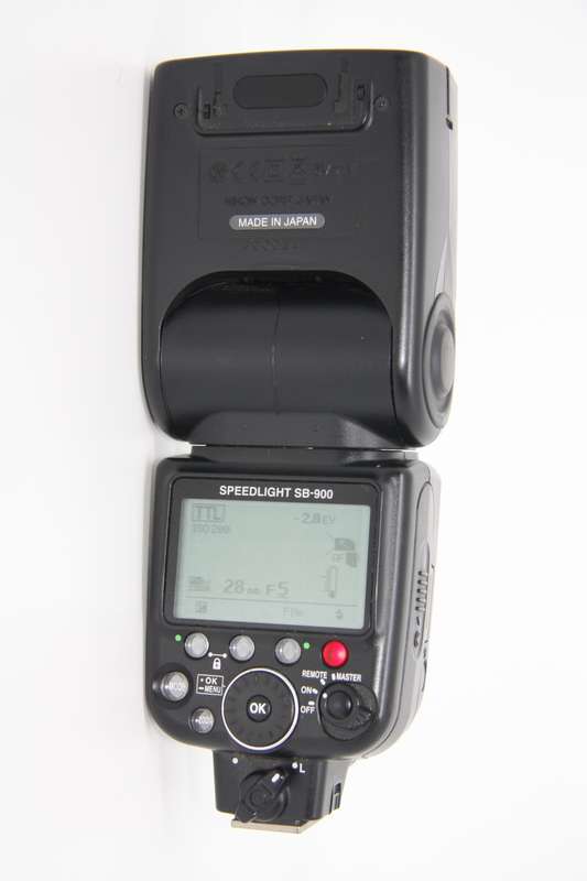 Nikon SB-900 AF Speedlight Flash for Nikon Digital SLR Cameras