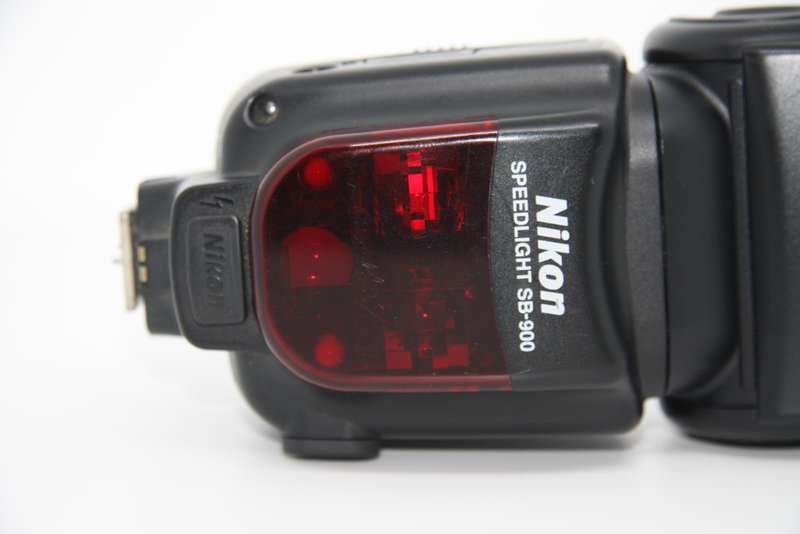 Nikon SB-900 AF Speedlight Flash for Nikon Digital SLR Cameras