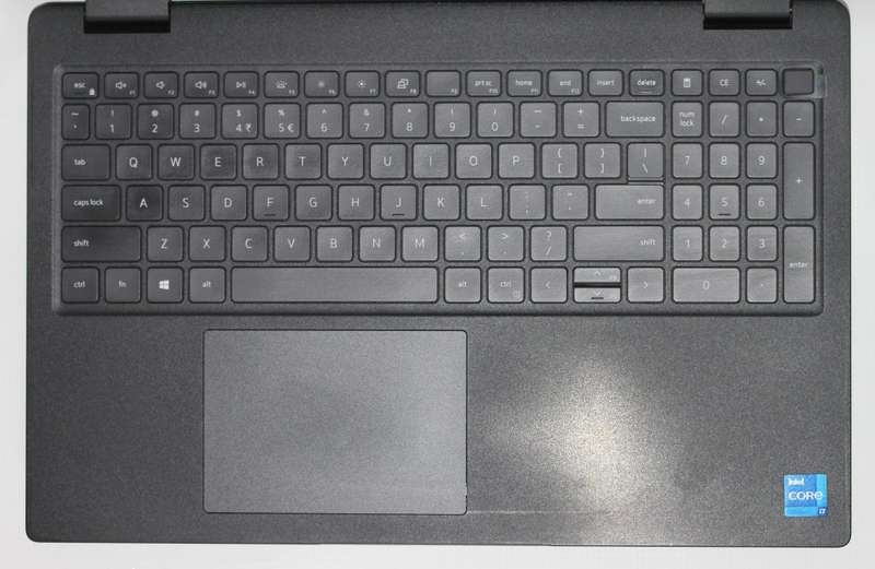 Dell Latitude 3520  11Th Gen  Core i7-1165G7,16GB RAM,512GB SSD, INTEL IRIS Xe Graphics, Full HD