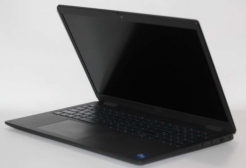 Dell Latitude 3520  11Th Gen  Core i7-1165G7,16GB RAM,512GB SSD, INTEL IRIS Xe Graphics, Full HD