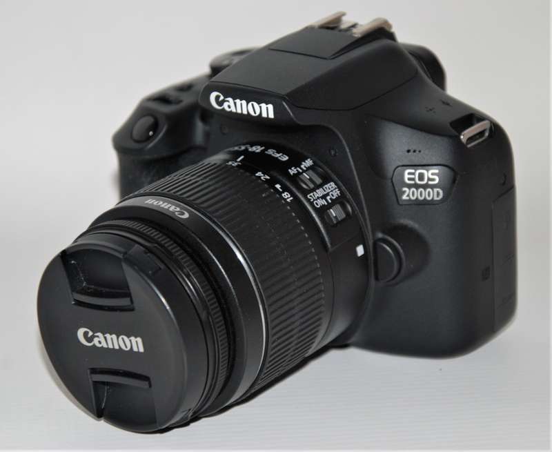 Canon EOS 2000D 24MP DSLR, FULL HD MOVIES , 18-55MM ZOOM LENS IN VERY GOOD CONDITION