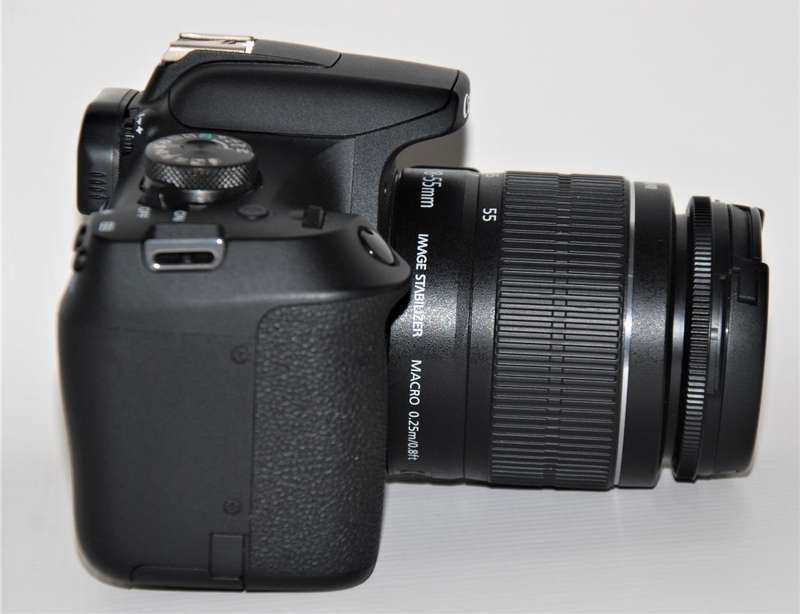 Canon EOS 2000D 24MP DSLR, FULL HD MOVIES , 18-55MM ZOOM LENS IN VERY GOOD CONDITION