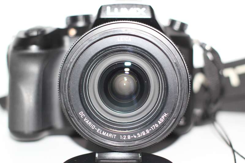 Panasonic Lumix DMC-FZ2000-20.1MP Hybrid Digital Camera (20x Optical Zoom, Leica Lens, Wi-Fi, OLED