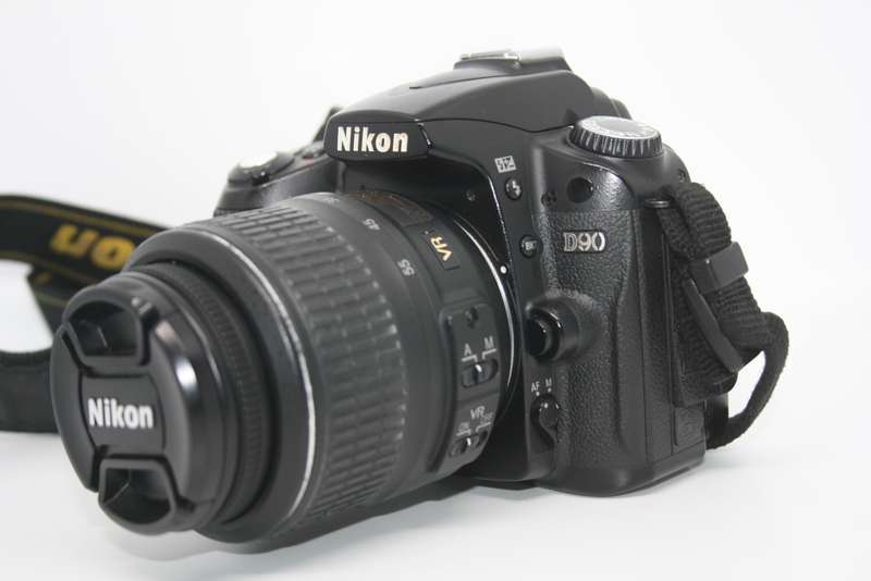 NIKON D90 With 18-55MM VR , Nikon Bag, Very Low Actuation 5555