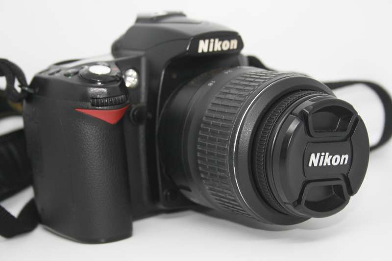 NIKON D90 With 18-55MM VR , Nikon Bag, Very Low Actuation 5555